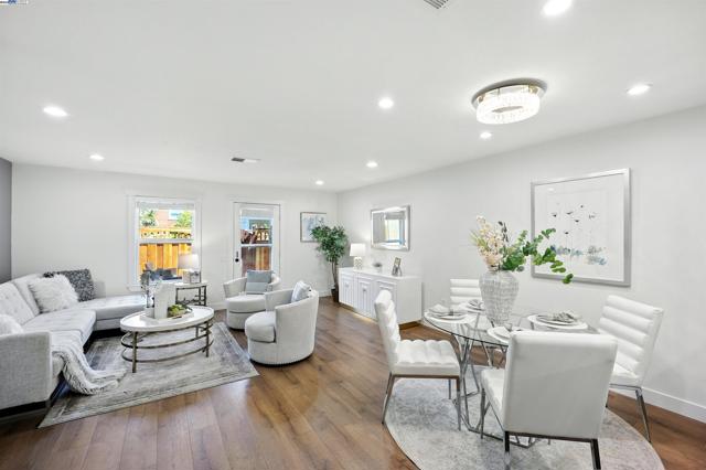 865 Carlisle Way, Sunnyvale CA: https://media.crmls.org/mediaz/e440110b-649d-4aec-b071-bd4c6fd6b004.jpg