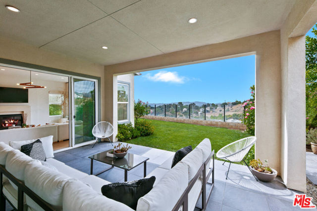 21316 Poema Place, Chatsworth CA: https://media.crmls.org/mediaz/e440210d-7163-44f4-ac09-fbc689d6ecc6.jpg