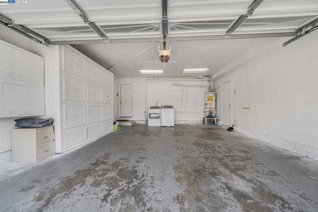 1876 Lynwood Dr, Concord CA: https://media.crmls.org/mediaz/e44062d8-adc5-4e0a-875a-a6708cb0fb55.jpg