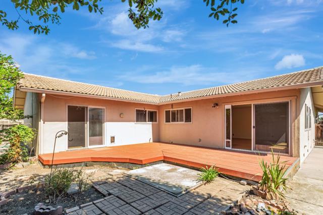 1223 La Canada Way, Salinas CA: https://media.crmls.org/mediaz/e440b954-cdd0-46a2-bc60-46cea0c1cb2b.jpg