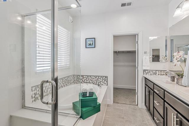 705 Cannery Pl, San Jose CA: https://media.crmls.org/mediaz/e440fe34-108c-4540-aca3-87db98ec2333.jpg