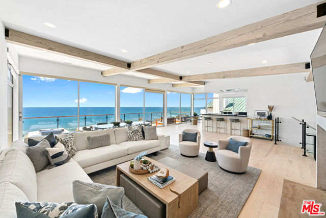 24928 Malibu Road, Malibu CA: https://media.crmls.org/mediaz/e4411ebf-deca-40eb-993c-d7a581e1160a.jpg