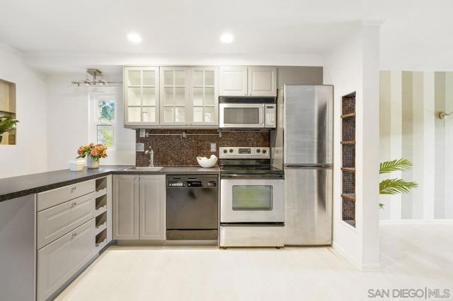 Image 3 of 26 For 2772 Ariane Dr  70