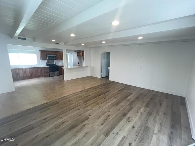 1525 N 7th Place, Port Hueneme CA: https://media.crmls.org/mediaz/e4415b38-783a-43bd-8c7e-120571f86758.jpg