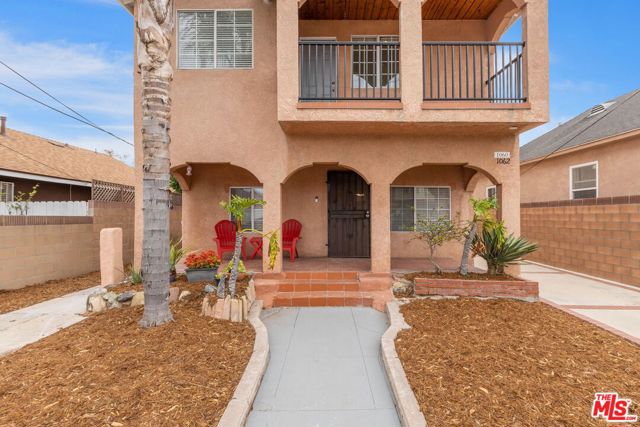 1060 Mcfarland Avenue, Wilmington CA: https://media.crmls.org/mediaz/e441810e-bf2c-47a9-8b75-55cde3d3ee6f.jpg