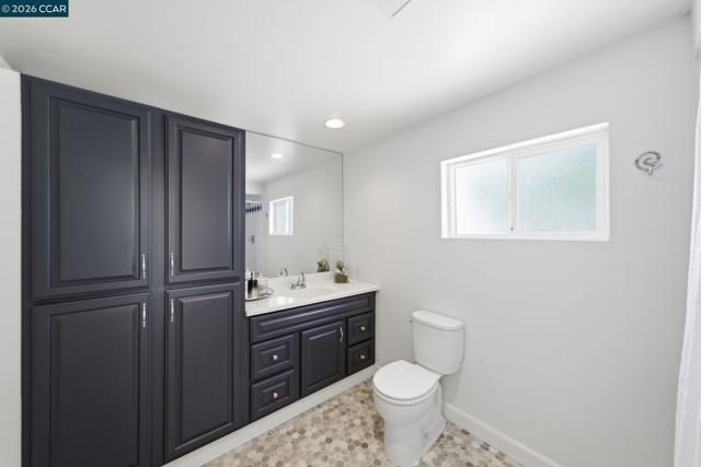 102 Hillcrest Dr, Orinda CA: https://media.crmls.org/mediaz/e441ea26-4ba7-430e-ab0d-d84736ca9198.jpg