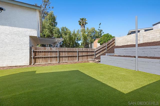 560 Deep Dell Rd, San Diego CA: https://media.crmls.org/mediaz/e4422901-4175-45fd-a4b9-dcbe81a90a22.jpg