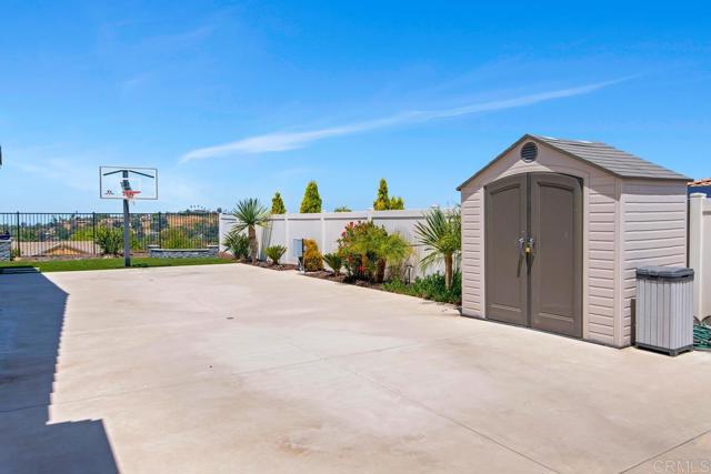 Detail Gallery Image 40 of 46 For 1733 Lemonadeberry Ln, Vista,  CA 92084 - 5 Beds | 3/1 Baths