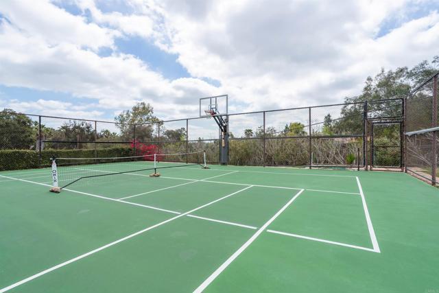 13645 Paseo De La Huerta, Poway CA: https://media.crmls.org/mediaz/e442d3ed-e01b-4ace-9410-42c2b3abae14.jpg
