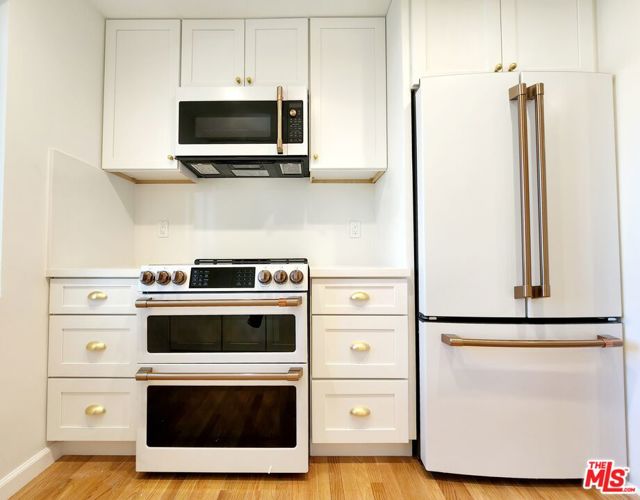 2209 Summertime Lane, 209 photo 4