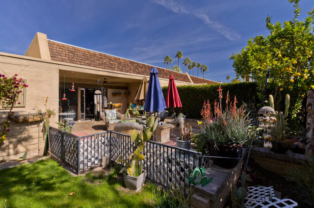1291 Tiffany N Circle, Palm Springs CA: https://media.crmls.org/mediaz/e443844f-4dde-44ee-a82d-ae714e5da639.jpg