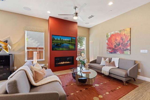 1835 Riesling Cir, Brentwood CA: https://media.crmls.org/mediaz/e443f4a1-81fc-404f-8258-d9d540940ca9.jpg
