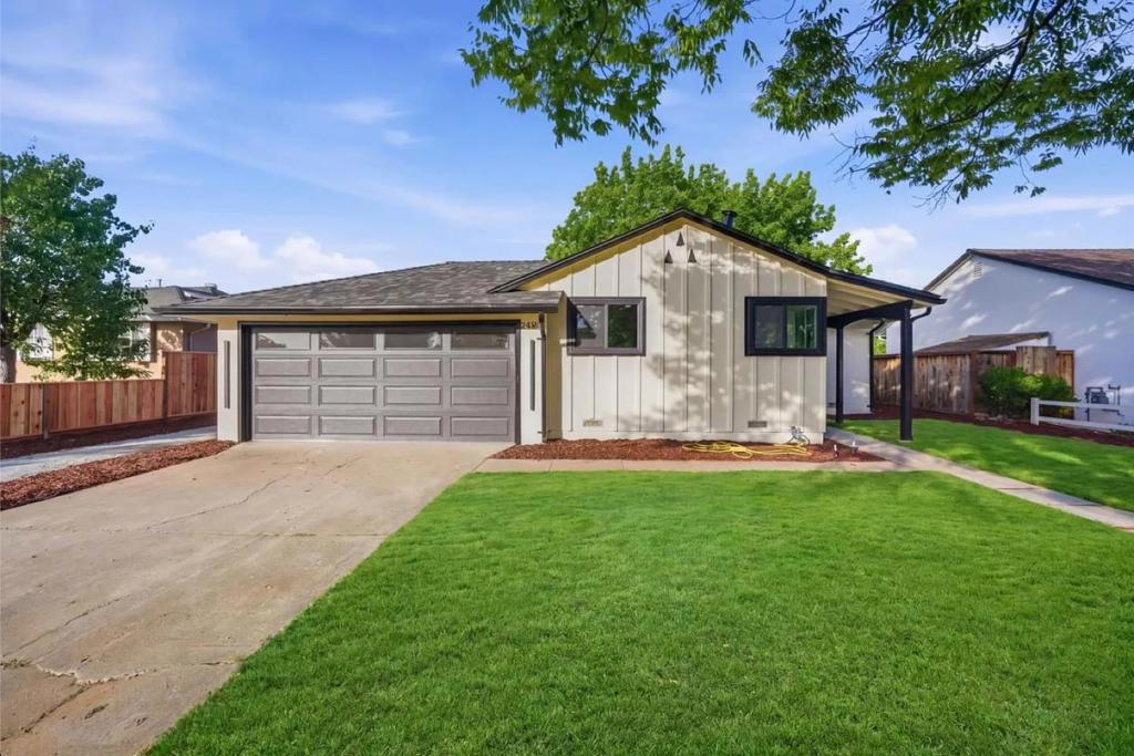 5430 Clovercrest Drive
