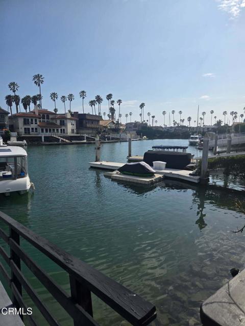 952 Peninsula Street, Ventura CA: https://media.crmls.org/mediaz/e4446f22-94a0-40cd-8794-21516dfa7cf8.jpg