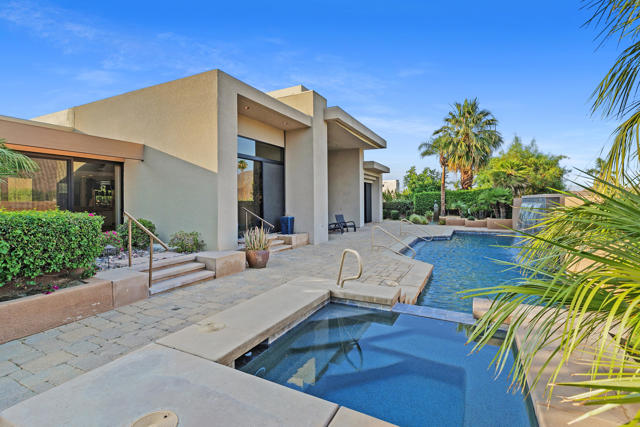 73481 Mariposa Drive, Palm Desert CA: https://media.crmls.org/mediaz/e444b685-1e7e-4cf3-b5c2-51ea99ac6419.jpg