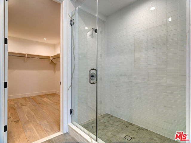11979 Mayfield Avenue, Los Angeles CA: https://media.crmls.org/mediaz/e445384f-3ca1-40e9-ad3a-e850de0fde82.jpg