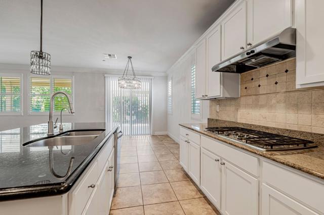 2491 Redbud Way, Manteca CA: https://media.crmls.org/mediaz/e4455d3d-47e6-4e1b-97b6-80ac1b50b809.jpg