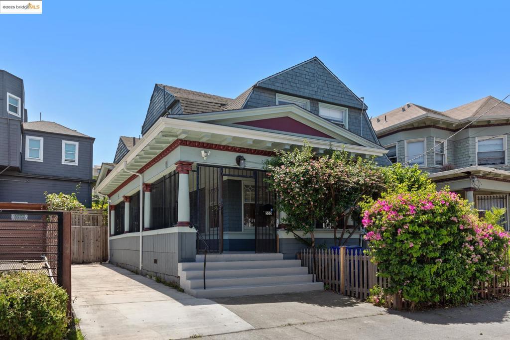 555 Sycamore St