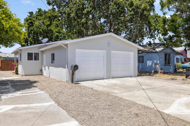 771 4th Avenue, Redwood City CA: https://media.crmls.org/mediaz/e4465649-e7ed-40a2-b1e3-73545c195cae.jpg