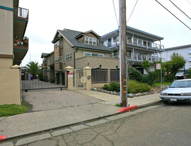 440 Canal Street, San Rafael CA: https://media.crmls.org/mediaz/e4467ff2-85be-4bae-b7c0-d00dd5a9d1e9.jpg