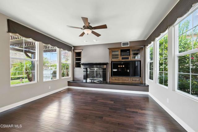 3194 Sunset Hills Boulevard, Thousand Oaks CA: https://media.crmls.org/mediaz/e447e4e0-558c-4f32-9966-8dfcbd68f36f.jpg