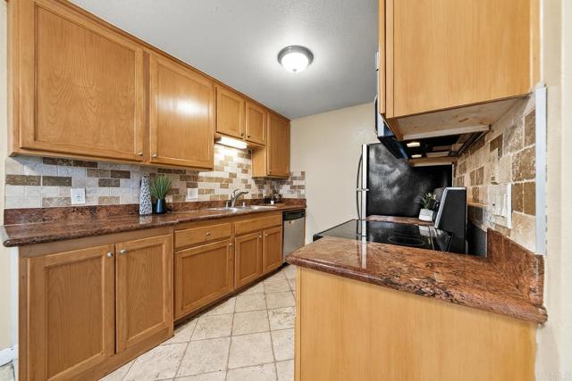 Detail Gallery Image 7 of 20 For 9860 Dale Ave #D2,  Spring Valley,  CA 91977 - 2 Beds | 2 Baths