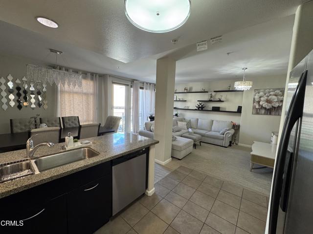 Detail Gallery Image 7 of 34 For 250 N 1st St #510,  Burbank,  CA 91502 - 2 Beds | 3 Baths