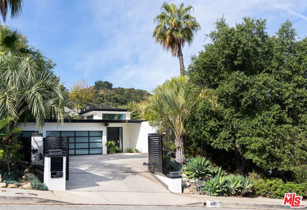 3371 Alana Drive — Mid Century Modern