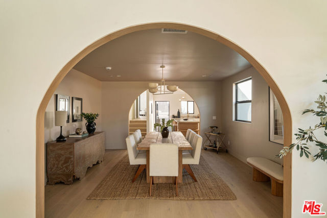 3923 Revere Avenue, Los Angeles CA: https://media.crmls.org/mediaz/e449966f-c4e2-49c2-a2a3-966f7260502e.jpg