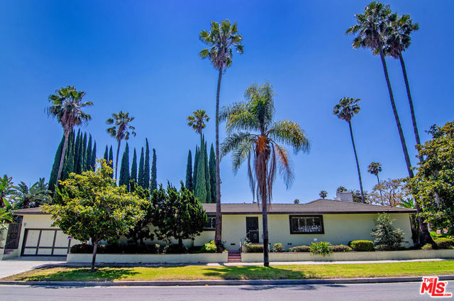 180 N Highland Avenue, Los Angeles CA: https://media.crmls.org/mediaz/e449a8c3-eaf2-4f15-aa50-9d231cbde5b6.jpg