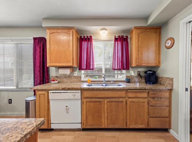 2090 Iroula Way, Tracy CA: https://media.crmls.org/mediaz/e449bd87-f3cf-4819-8a8d-e154de8748f3.jpg