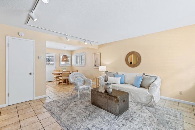 303 Cherry Avenue, Capitola CA: https://media.crmls.org/mediaz/e449d2fa-17a9-4f72-93ec-fb8e80a0f567.jpg