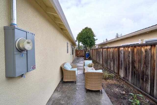470 Holly Way, Milpitas CA: https://media.crmls.org/mediaz/e44a4b4c-291f-4ff3-9586-6029cc05d48a.jpg