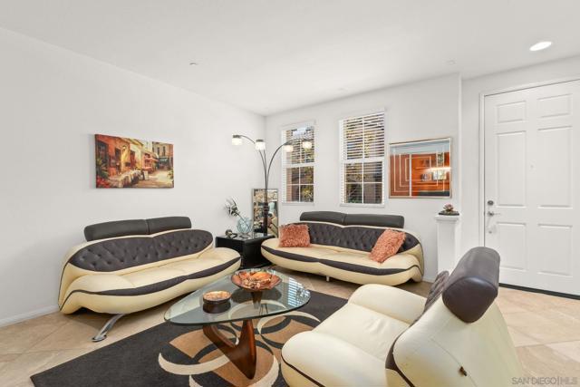 13033 Lamia Point, San Diego CA: https://media.crmls.org/mediaz/e44b0763-9603-44fa-8a1b-8aee76cfb280.jpg