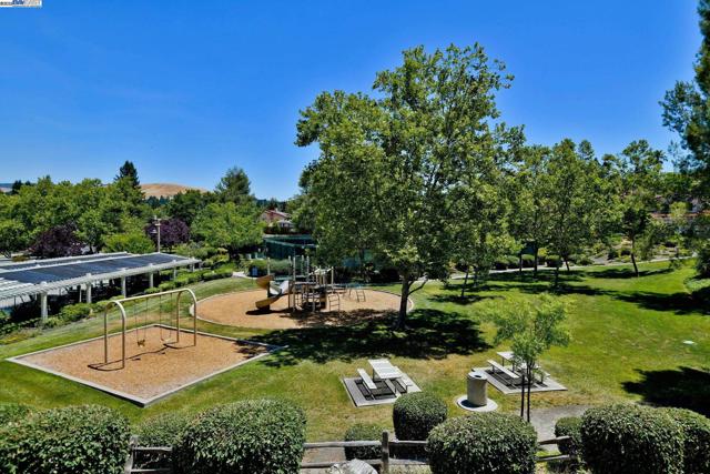 105 Creighton Way, Danville CA: https://media.crmls.org/mediaz/e44b17ef-ac88-42b3-9b15-2083e224eca1.jpg