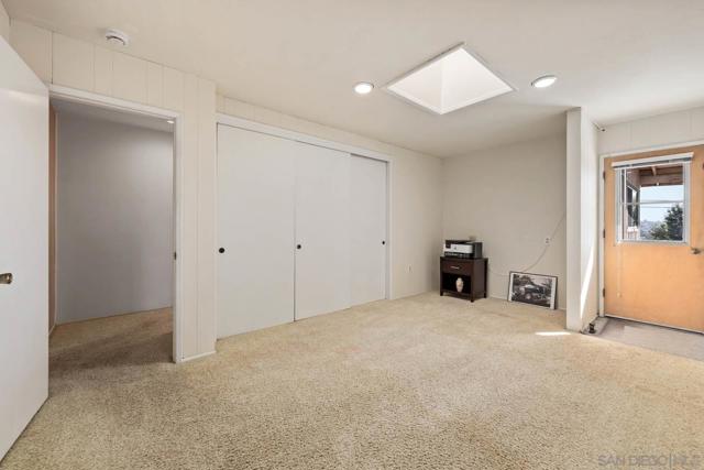 2231 Oak Hill Dr, Escondido CA: https://media.crmls.org/mediaz/e44bc167-8832-4d6d-a6f0-041de18d7286.jpg