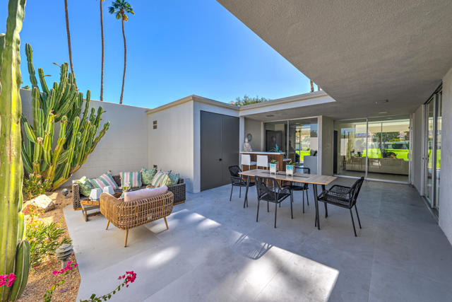Image 48 of 70 For 160 Desert Lakes Drive