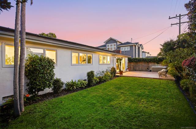 660 Cabrillo Ave, Coronado CA: https://media.crmls.org/mediaz/e44c1420-6065-4d52-9086-a9333e41633b.jpg