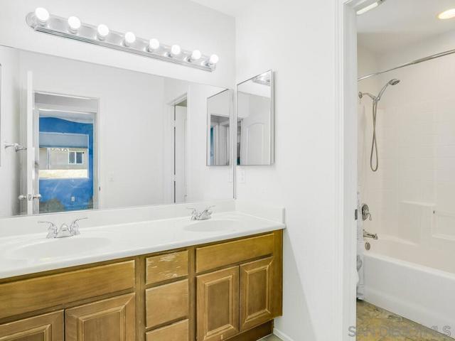 460 Chardonnay Court, San Marcos CA: https://media.crmls.org/mediaz/e44c4f98-72dd-4b5d-b9c3-9cc8822fdf5c.jpg