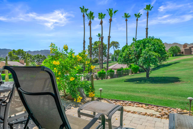 73259 Boxthorn Lane, Palm Desert CA: https://media.crmls.org/mediaz/e44ca0c9-dbd5-42b4-a89a-78cc9b110192.jpg