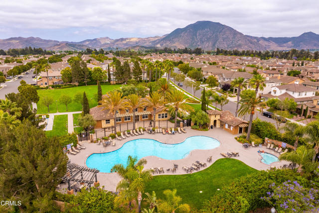 321 Town Forest Court, Camarillo CA: https://media.crmls.org/mediaz/e44cf15a-8d01-46c8-bc9a-b65074158545.jpg