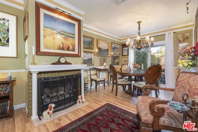 5967 Alonzo Avenue photo 8