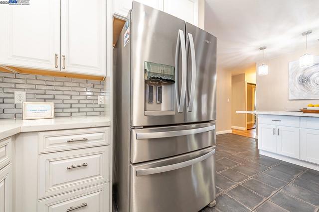 32409 Elizabeth Way, Union City CA: https://media.crmls.org/mediaz/e44e5583-52b6-464f-b95d-b063049bc946.jpg