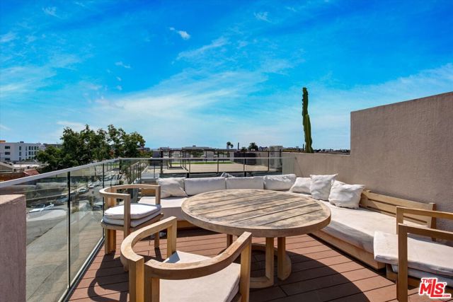 1249 N Formosa Avenue, West Hollywood CA: https://media.crmls.org/mediaz/e44ea661-bb06-4755-ab3f-f12afd6e2837.jpg
