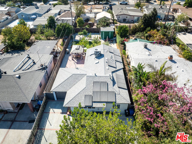 7427 Cleon Avenue, Sun Valley CA: https://media.crmls.org/mediaz/e44fe20c-0033-4415-9b44-c16ff54b36b1.jpg