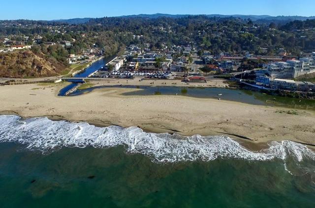 1125 Sumner Avenue, Aptos CA: https://media.crmls.org/mediaz/e44ffad0-8f1f-4006-a294-05d577851fb9.jpg