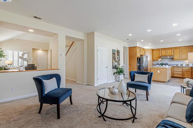 1657 Via Cortina, San Jose CA: https://media.crmls.org/mediaz/e4507867-08a1-44cd-9f96-8164a94a5707.jpg