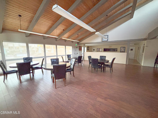 291 Sequoia Court, Thousand Oaks CA: https://media.crmls.org/mediaz/e450cbaa-09a3-49a2-a719-25c9582150c3.jpg