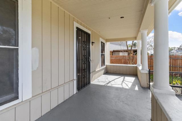335 W 20th Street, Merced CA: https://media.crmls.org/mediaz/e450de93-a461-4271-b850-9c3080b52d53.jpg