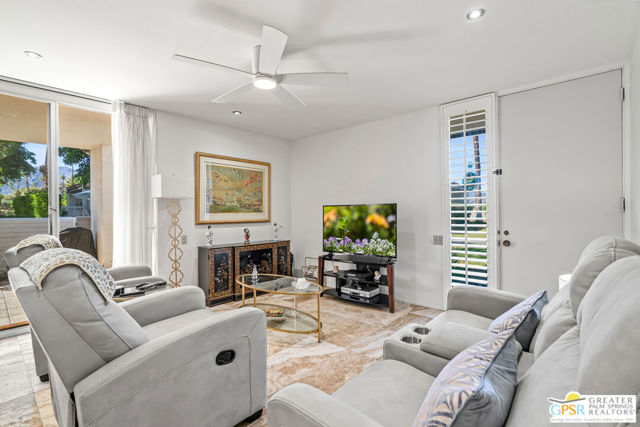 2522 N Whitewater Club Drive #D, Palm Springs, CA 92262